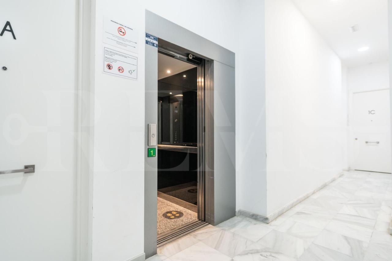 Apartment Elegant In The Heart Of By Rems Málaga